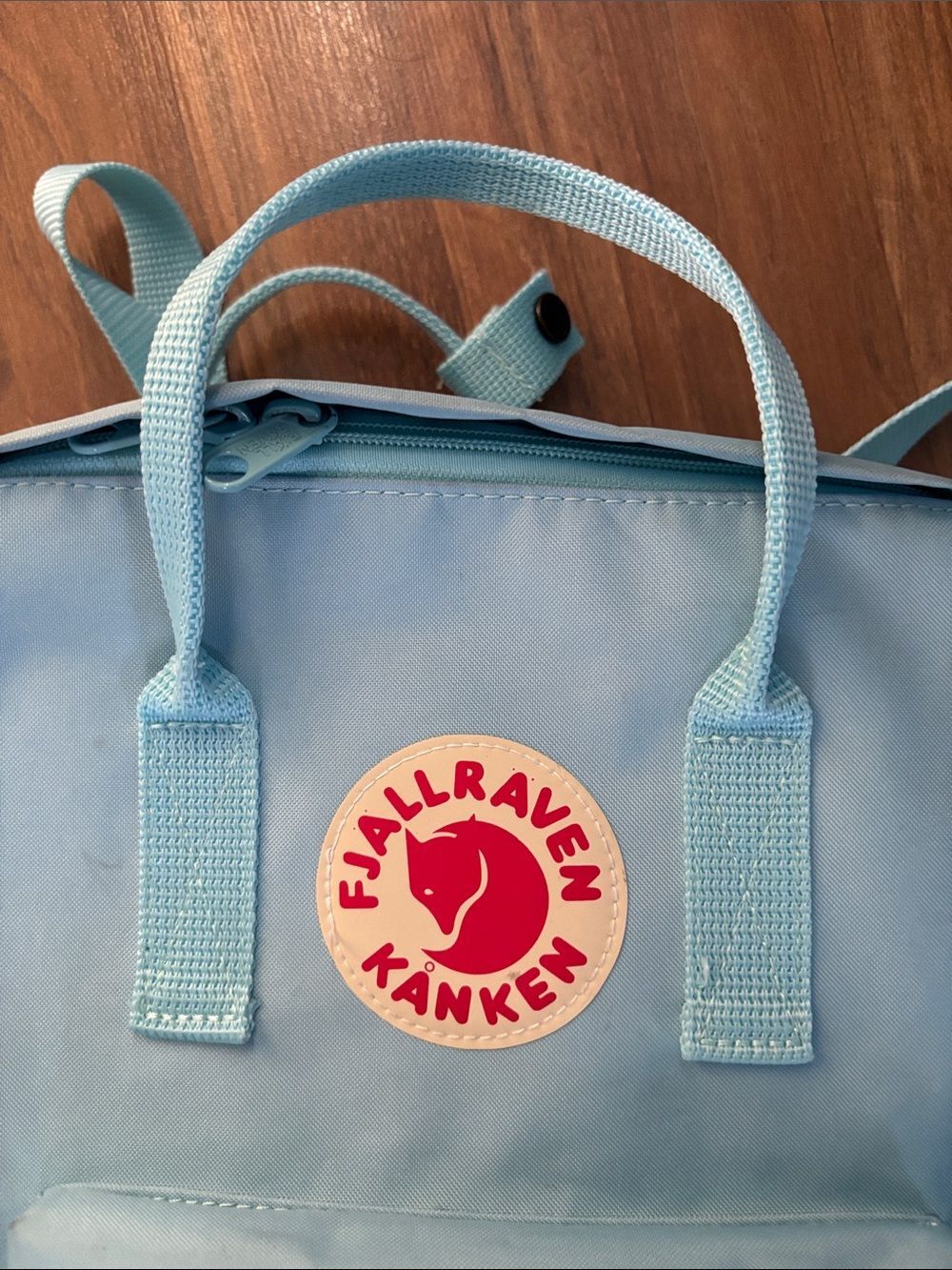 Fjallraven Kanken Backpack in Sky Bue with Adjustable Straps - Picture 3 of 8